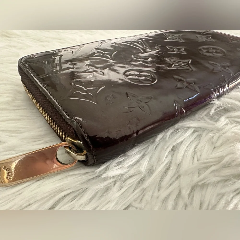 Louis Vuitton Vernis Amarante Zip‎ Around Wallet